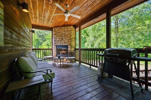 Stonewood Luxury 2 Master BR Cabin - Family Fun Great Memories Perfect Location!