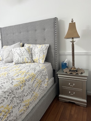 3 bedrooms, desk, iron/ironing board, free WiFi
