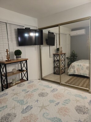 Habitación individual estándar | Decoración personalizada y muebles diferentes 