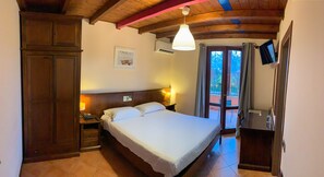 Daunenbettdecken, Betten mit Memory-Foam-Matratzen, Zimmersafe