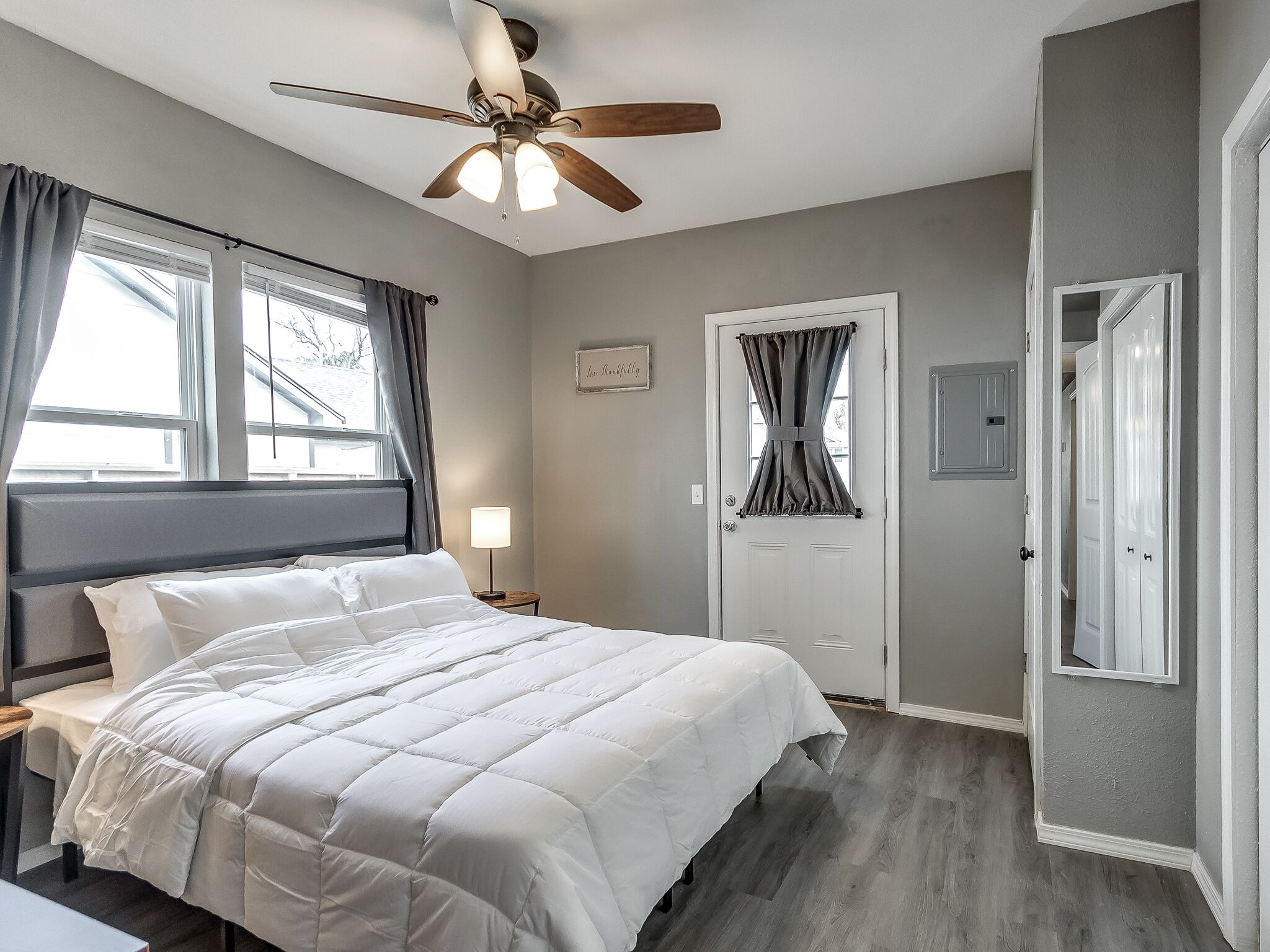 1 chambre, fer et planche à repasser, Wi-Fi gratuit, draps fournis