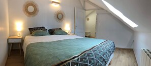 4 chambres, fer et planche à repasser, Wi-Fi gratuit, draps fournis