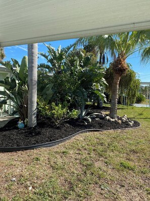 المنطقة المحيطة بالمنشأة