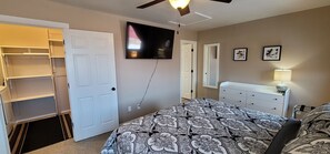 3 Schlafzimmer, Schreibtisch, Bügeleisen/Bügelbrett, kostenloses WLAN