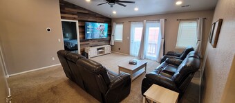 Quiet and cozy ranch home - 6 minutes from the University of Wyoming