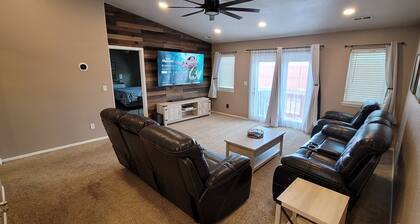 Quiet and cozy ranch home - 6 minutes from the University of Wyoming