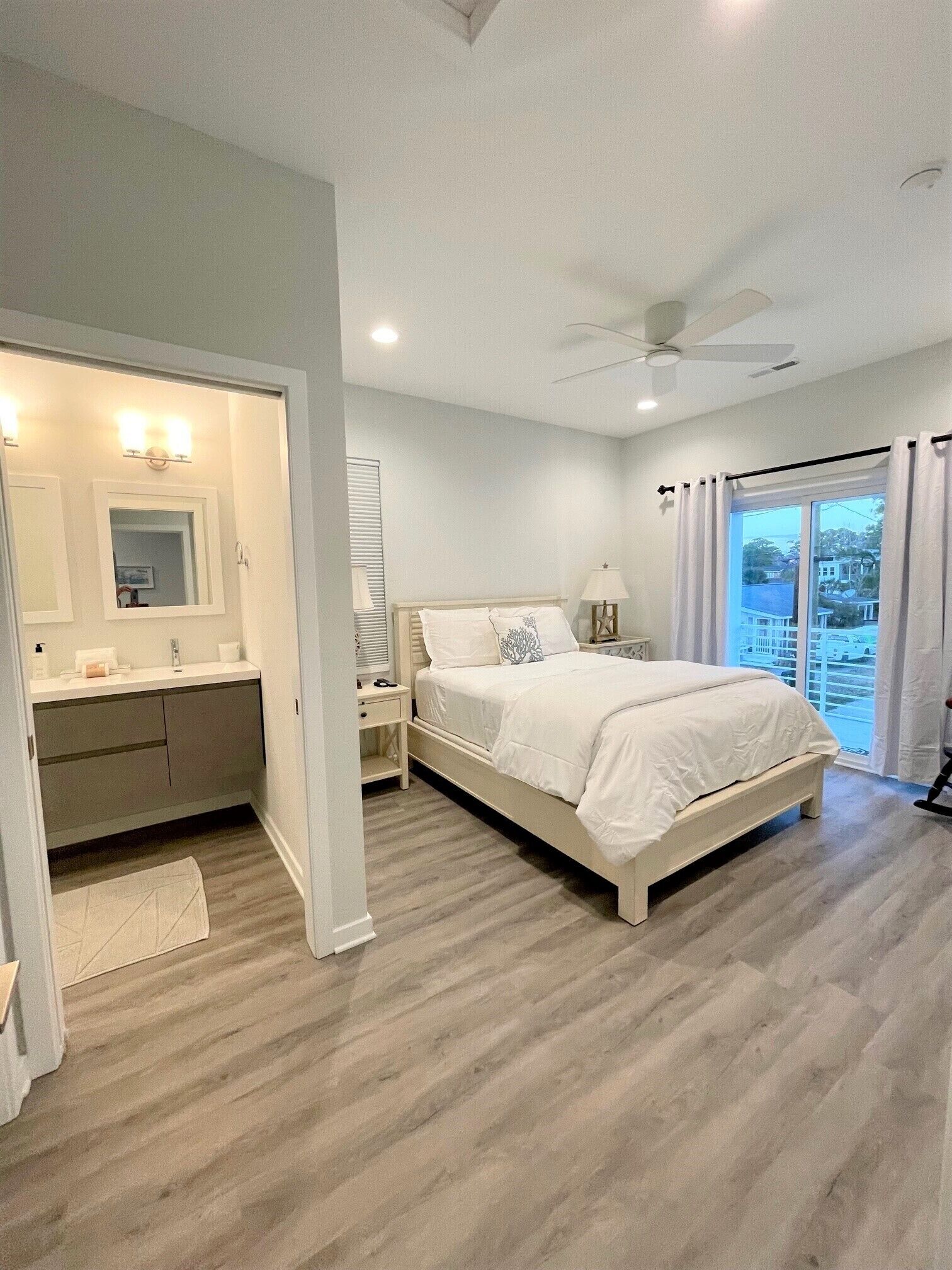 3 makuuhuonetta, silitysrauta/-lauta, vauvan matkasänky, ilmainen Wi-Fi