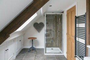 Bathtub, hair dryer, towels - Luxury 3 bedroom rural retreat with spectacular views across Northumberland (Hexham)