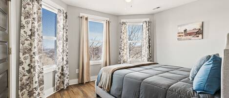 4 間睡房、熨斗/熨衫板、免費 Wi-Fi、床單