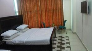 Quarto casal ou duplo standard | Wi-Fi de cortesia, roupa de cama