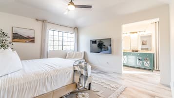 5 bedrooms, desk, iron/ironing board, travel cot