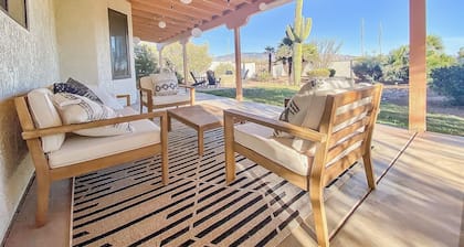 Huge Saguaro, Mountain Views | Sunoria Haus
