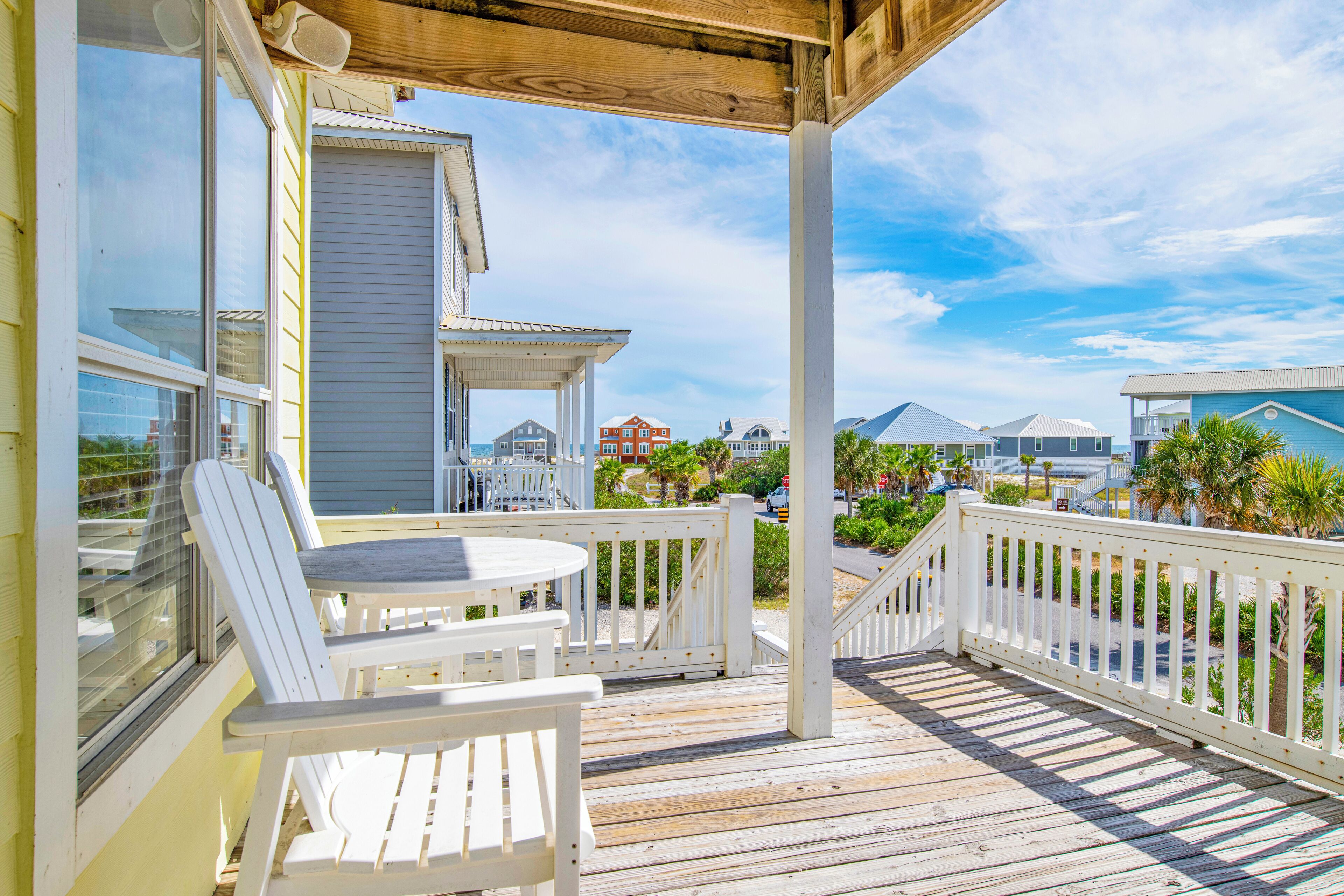 A Gift From The Sea! 2 Community Pools, Easy Beach Access!