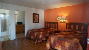 Laptop workspace, WiFi (free) - Valley Motel (Concord)