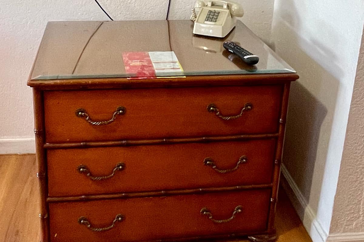 Classic Room | Laptop workspace, free WiFi
