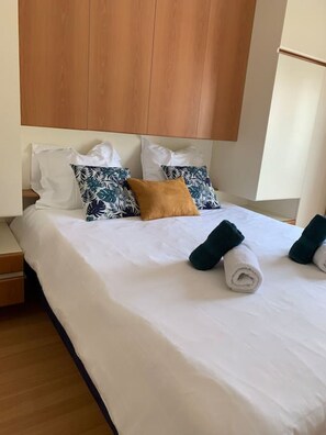 3 slaapkamers, een bureau, gratis wifi, beddengoed