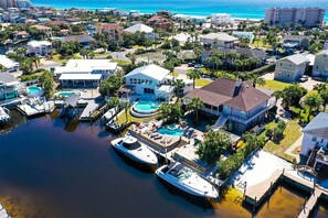 Exterior - Deep water 100ft dock/shore power! 3 min to beach, pool, jacuzzi, cart, ice! (Destin)