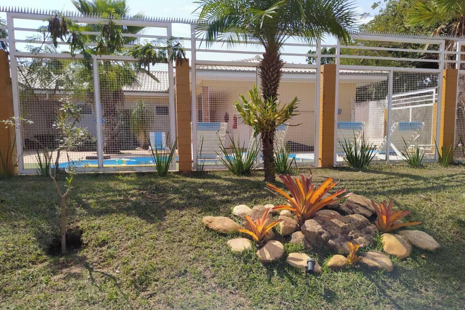 المنطقة المحيطة بالمنشأة