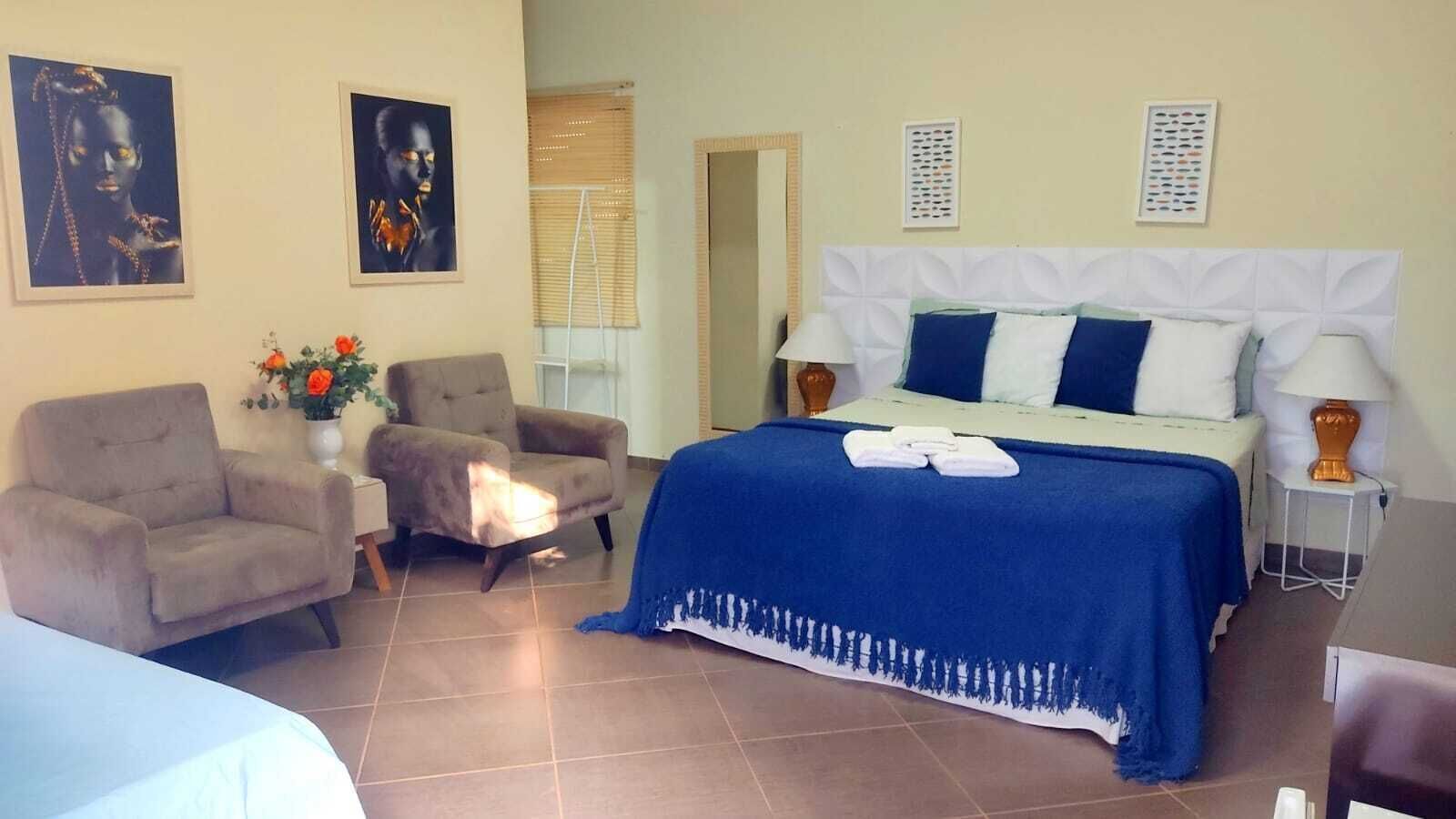 Minibar, free WiFi, bed sheets