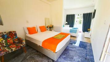 Minibar, wifi gratis y ropa de cama