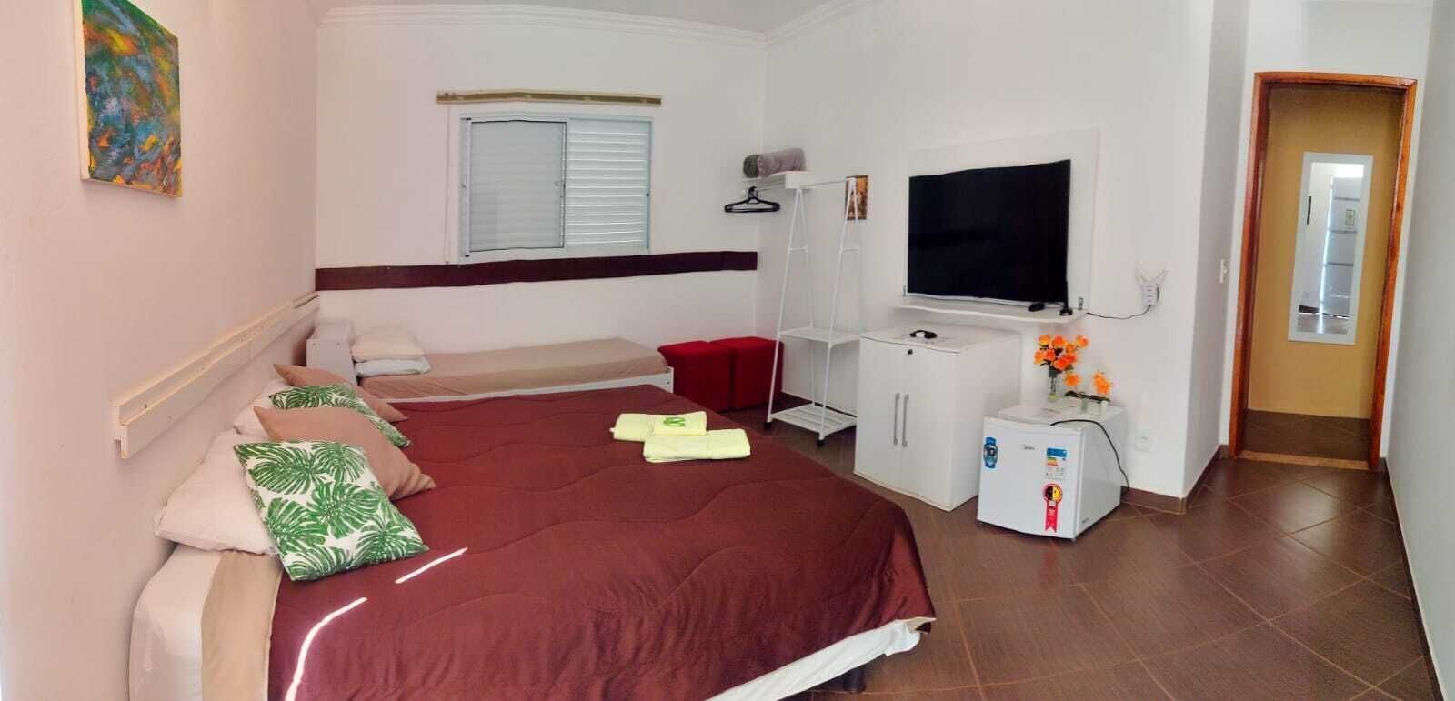 Minibar, free WiFi, bed sheets