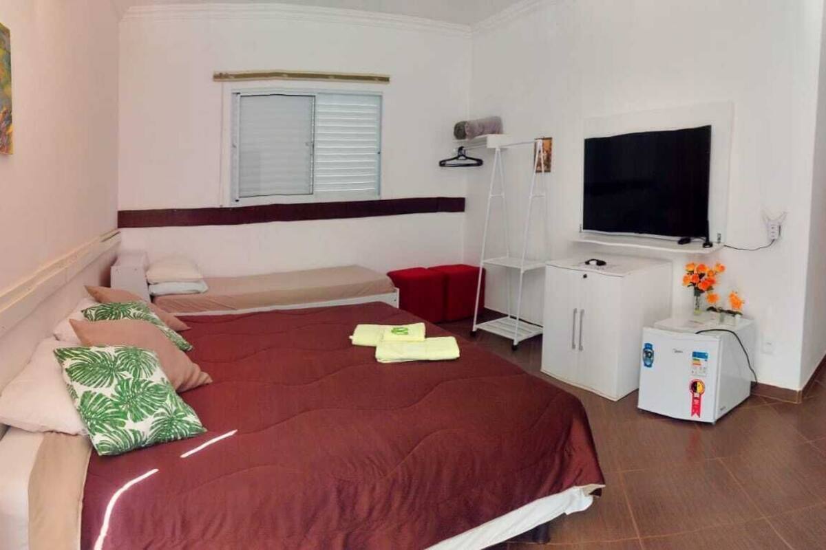 Minibar, free WiFi, bed sheets