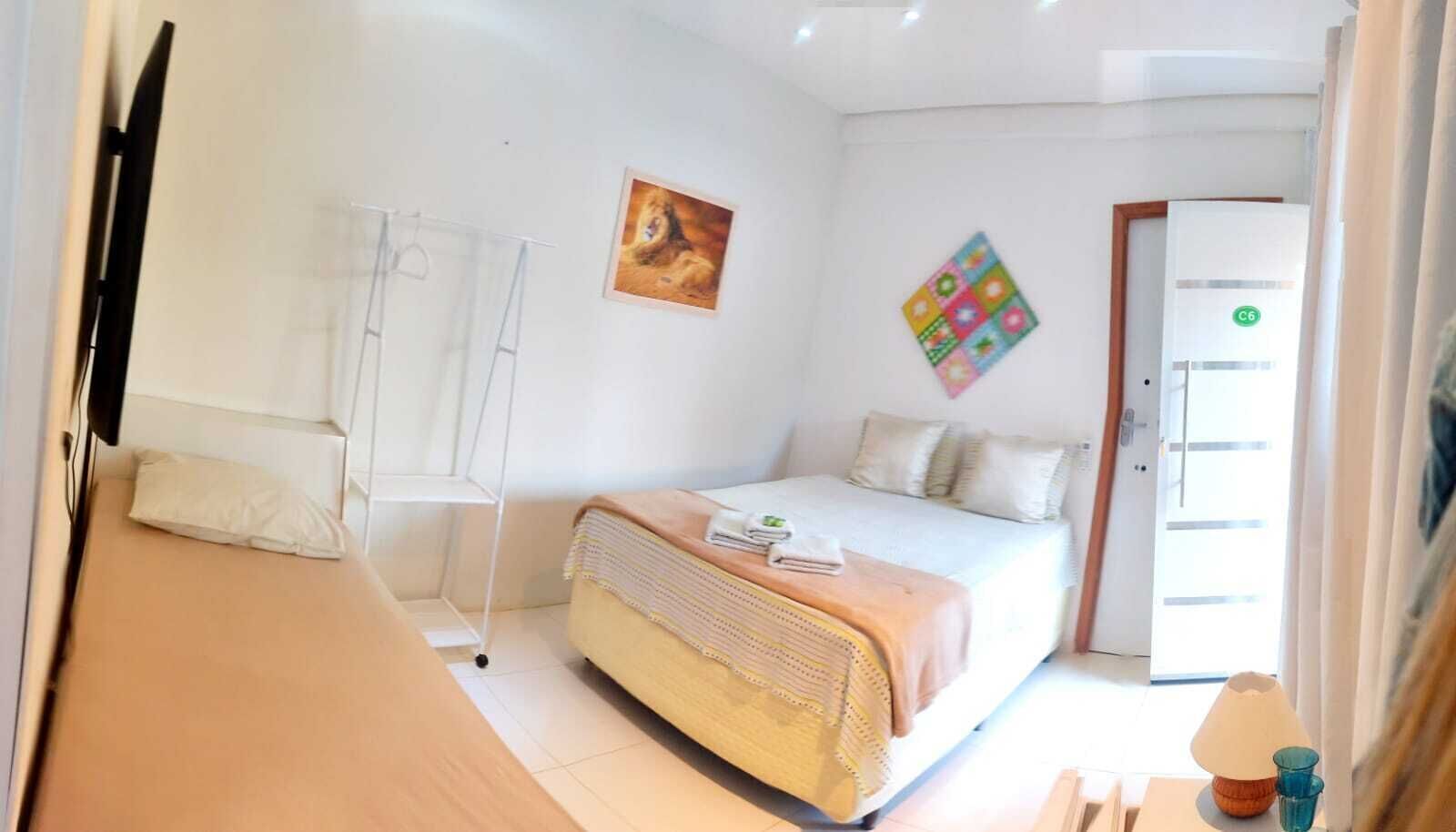 Minibar, free WiFi, bed sheets