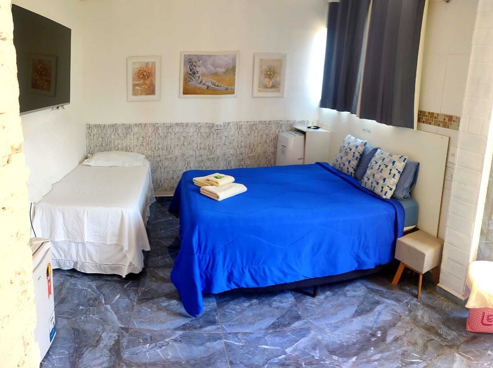Minibar, free WiFi, bed sheets