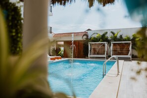 Außenpool, geöffnet von 10:00 Uhr bis 22:00 Uhr, Cabañas (kostenlos)