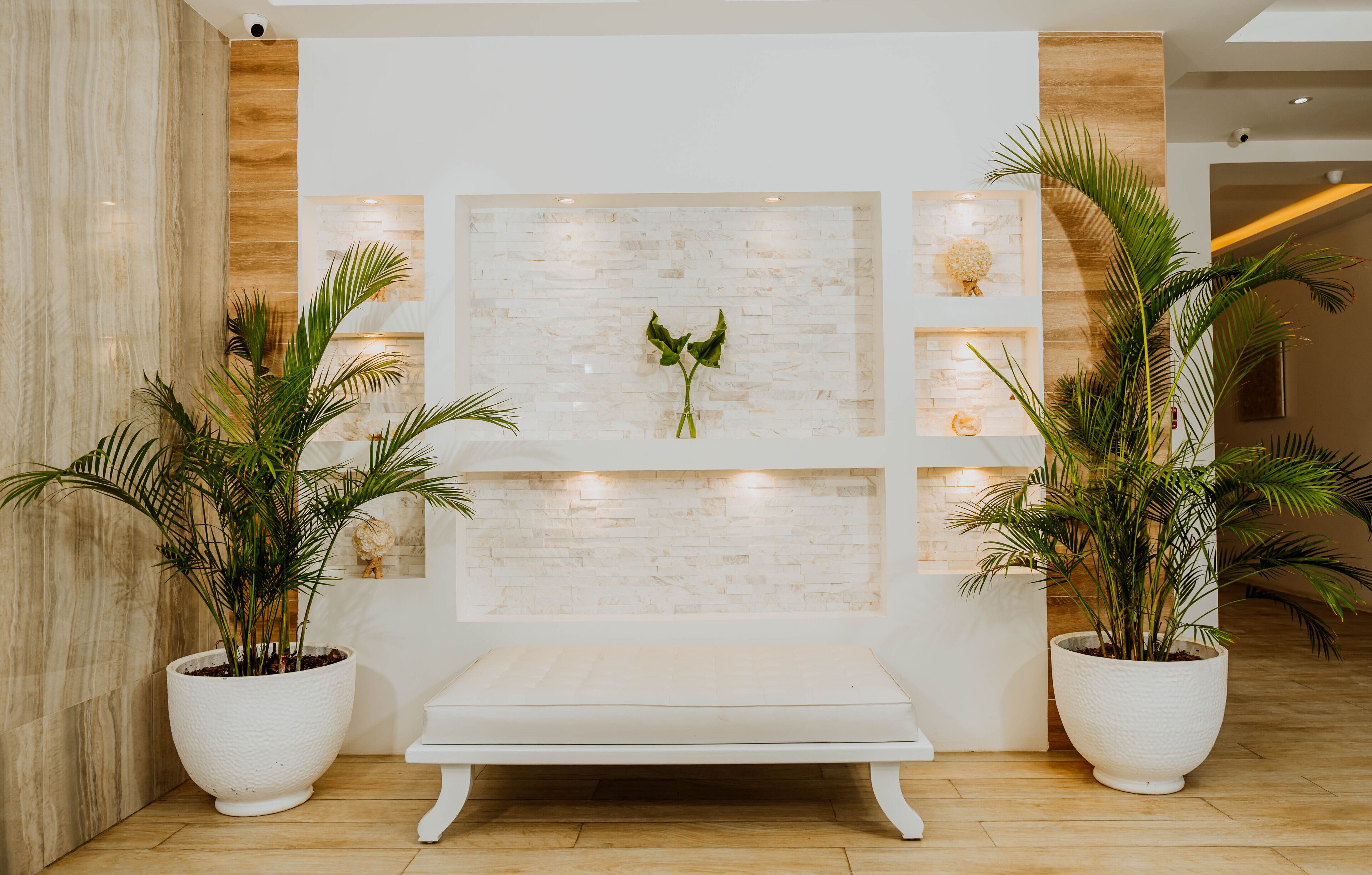 Beach views, serves lunch and happy hour