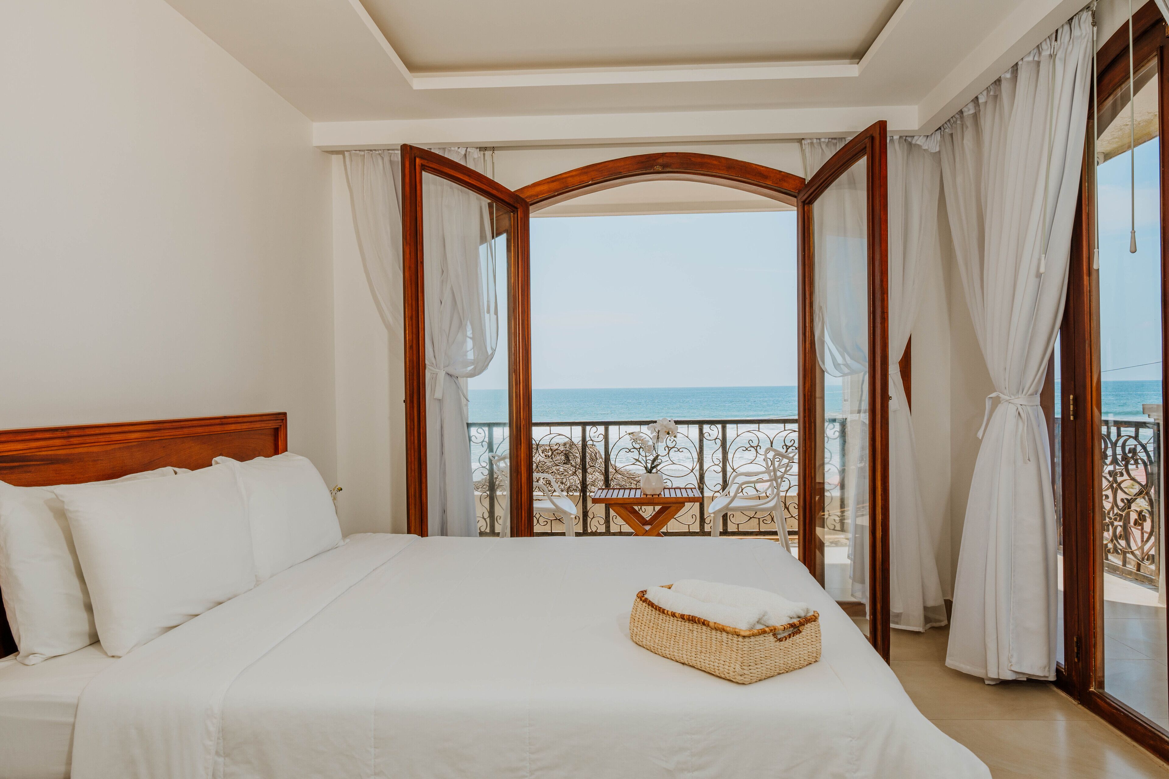 Panoramic Suite | Premium bedding, pillow-top beds, individually decorated