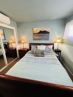 4 bedrooms, desk, iron/ironing board, travel cot - Pool/Spa Lakefront, Lakeport, Clearlake, King Ste W/dock for fishing or boating. (Lakeport)