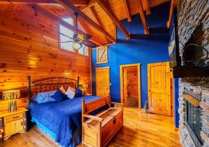 2 Schlafzimmer, Schreibtisch, Bügeleisen/Bügelbrett, Reisekinderbett