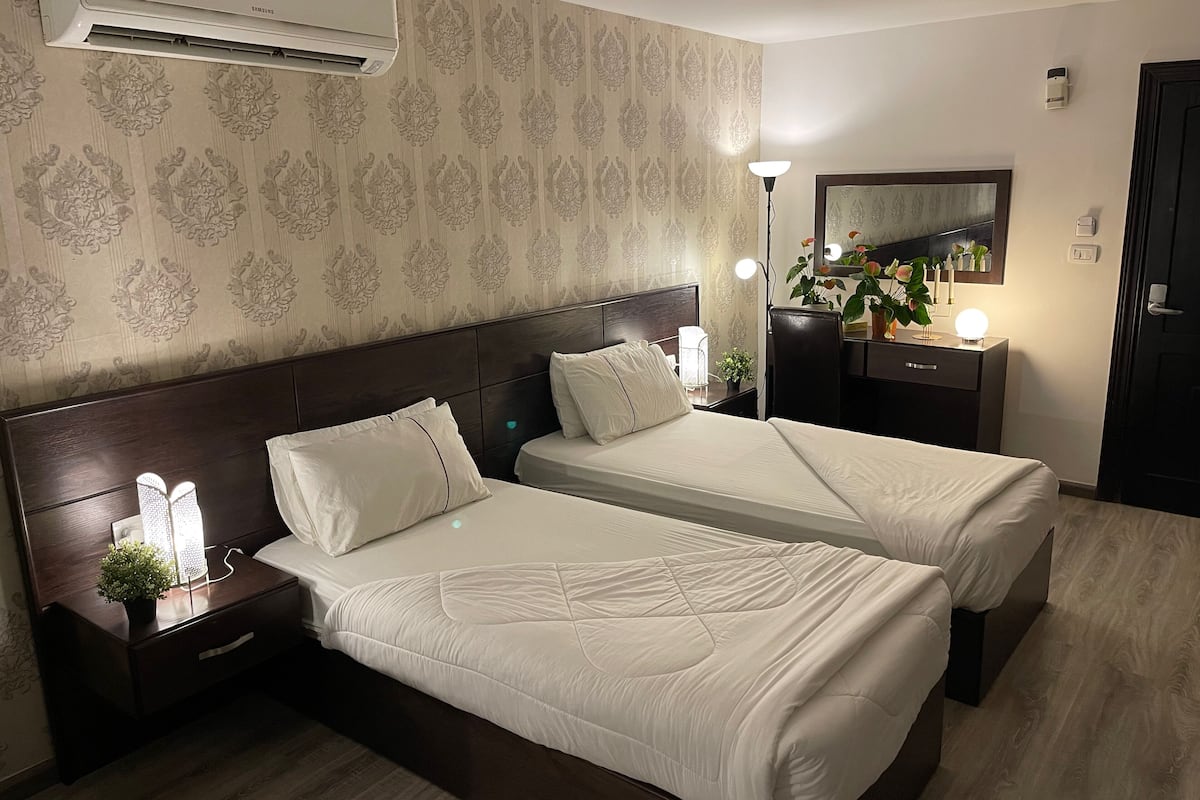 Deluxe Room, 2 Twin Beds, City View | 1 bedroom, premium bedding, down comforters, memory foam beds