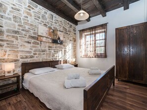 2 quartos, ferros/tábuas de passar roupa, Wi-Fi de cortesia
