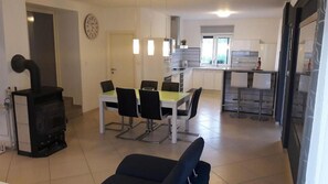 Interior - Apartment Lilić - Three Bedroom Apartment with Terrace and Garden View (Razanac)