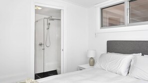 2 chambres, fer et planche à repasser, Wi-Fi gratuit, draps fournis