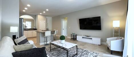 电视、DVD 播放器、桌上足球、乒乓球