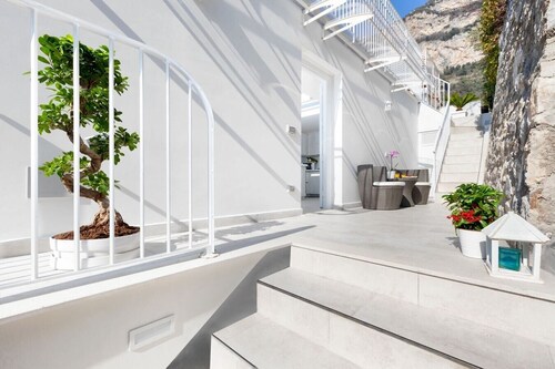 Casa Positano with terrace and sea views