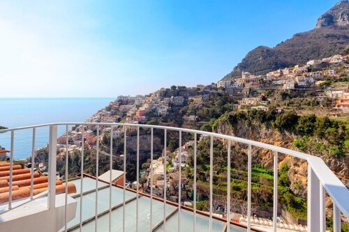 Casa Positano with terrace and sea views