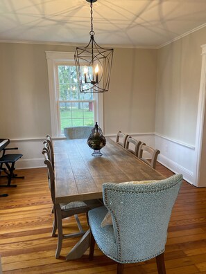 Dining - Charming 3 Bdrm Home-Less than 1 mile from Village of Skaneateles-with Parking (Skaneateles)