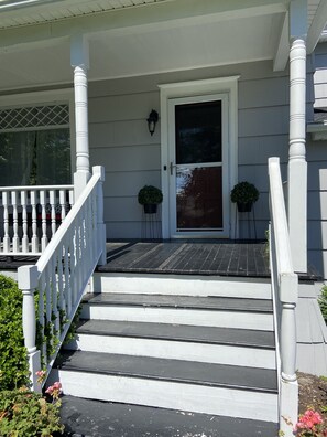 Exterior detail - Charming 3 Bdrm Home-Less than 1 mile from Village of Skaneateles-with Parking (Skaneateles)