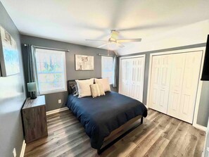 3 室のベッドルーム、アイロン / アイロン台、WiFi、ベッドシーツ