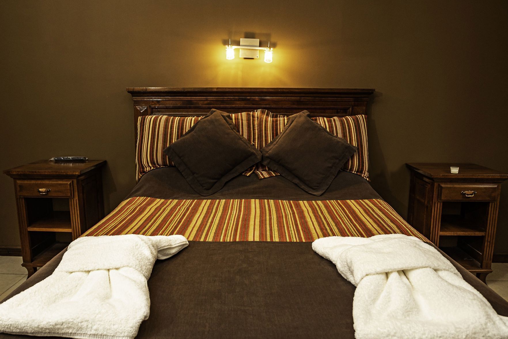 Down duvets, free WiFi, bed sheets