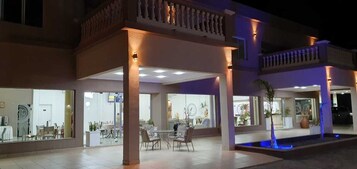 Fachada da propriedade