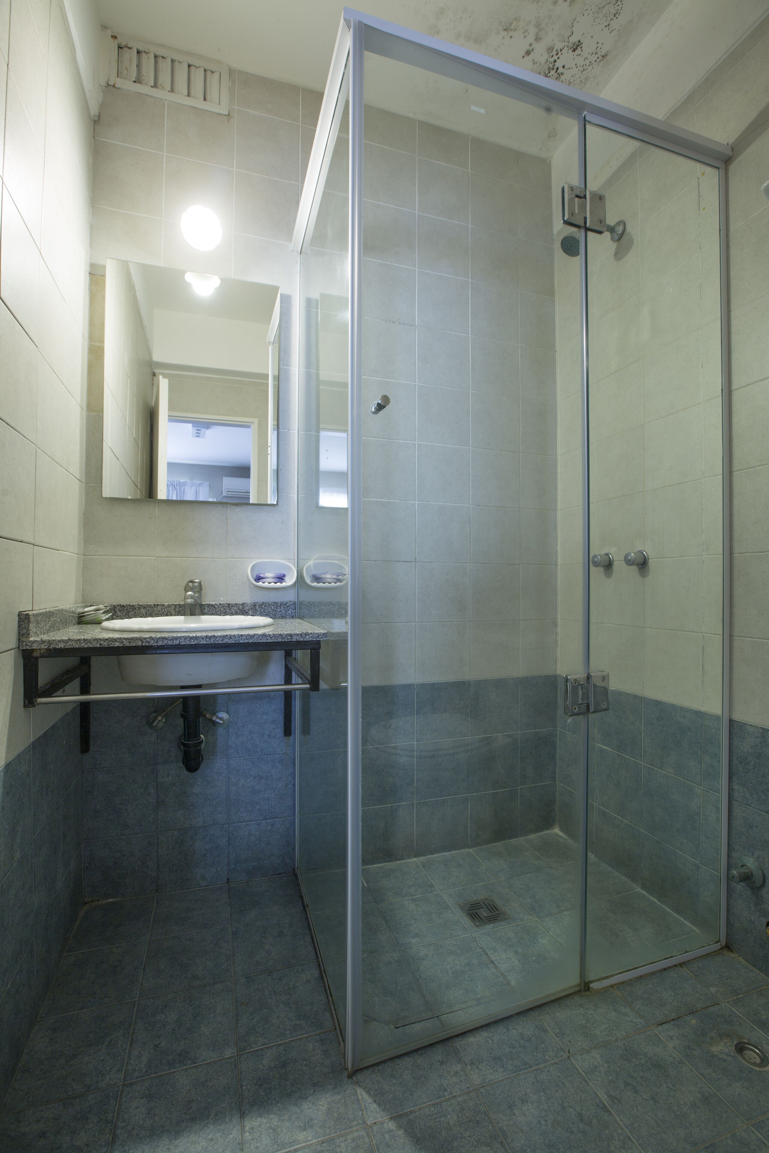 basic quadruple room | bathroom | hair dryer, towels