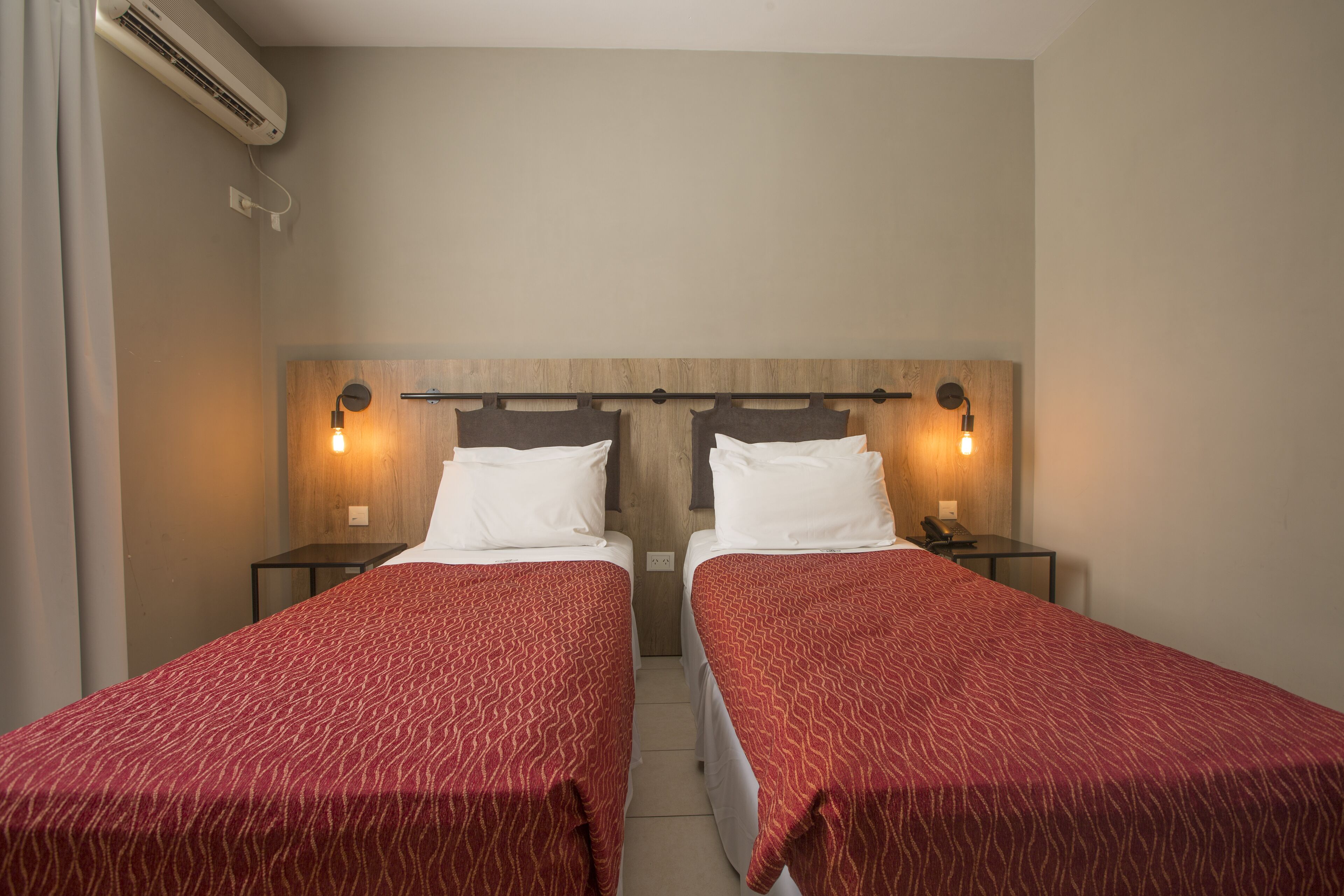 basic twin room | free wifi, bed sheets