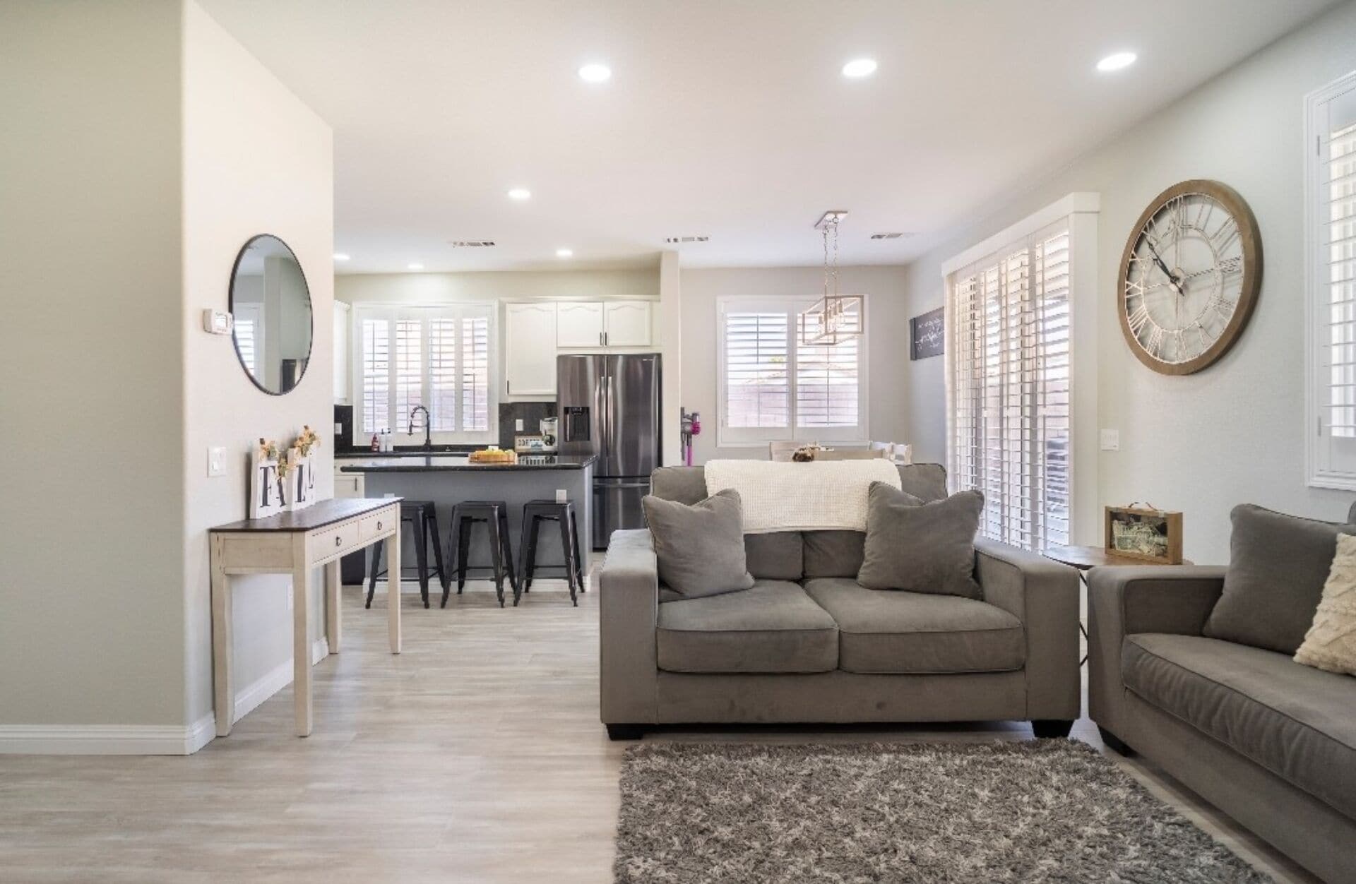 تلفزيون ذكي، مدفأة، ألعاب فيديو