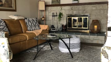 Smart TV, fireplace, Netflix, streaming services