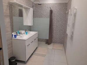Bathroom - A KWABA AD (Brens)